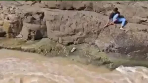 MP के सिवनी में चप्पल निकालने के चक्कर में चली गई युवक की जान